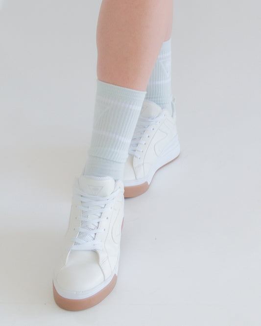 calcetines-unisex-lightblue-senlima-andando