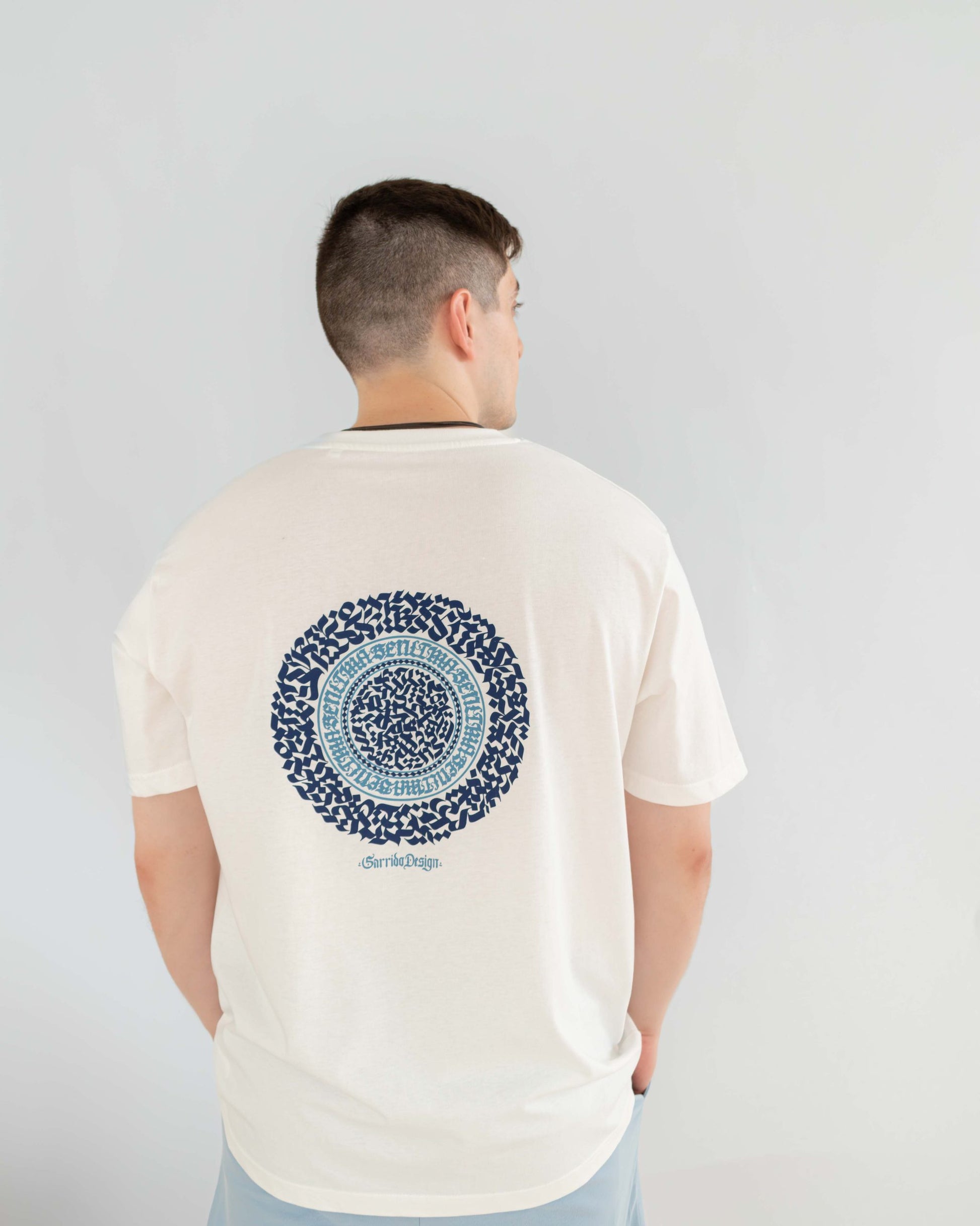 camiseta-oversize-esenco-senlima-chico-detras