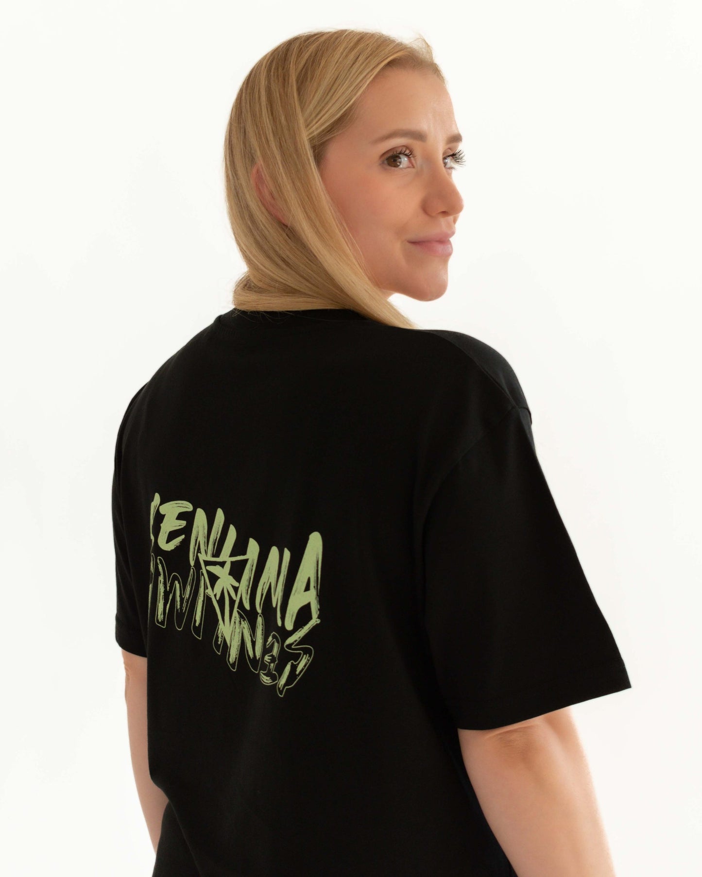 camiseta-mirror-oversize-tee-cerca-detras