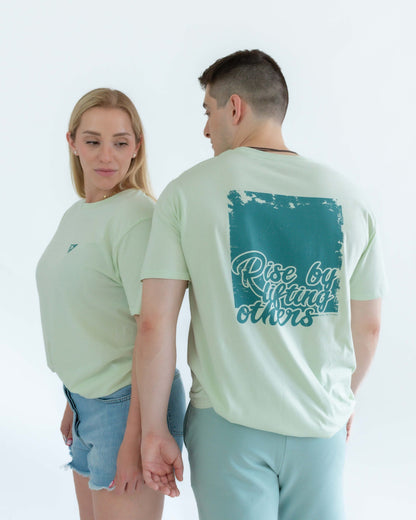 camiseta-unisex-espejo-verde-modelos